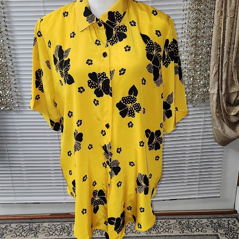 Jenni Bright Yellow and Black Floral Button Down Shirt - Picture 2 of 5